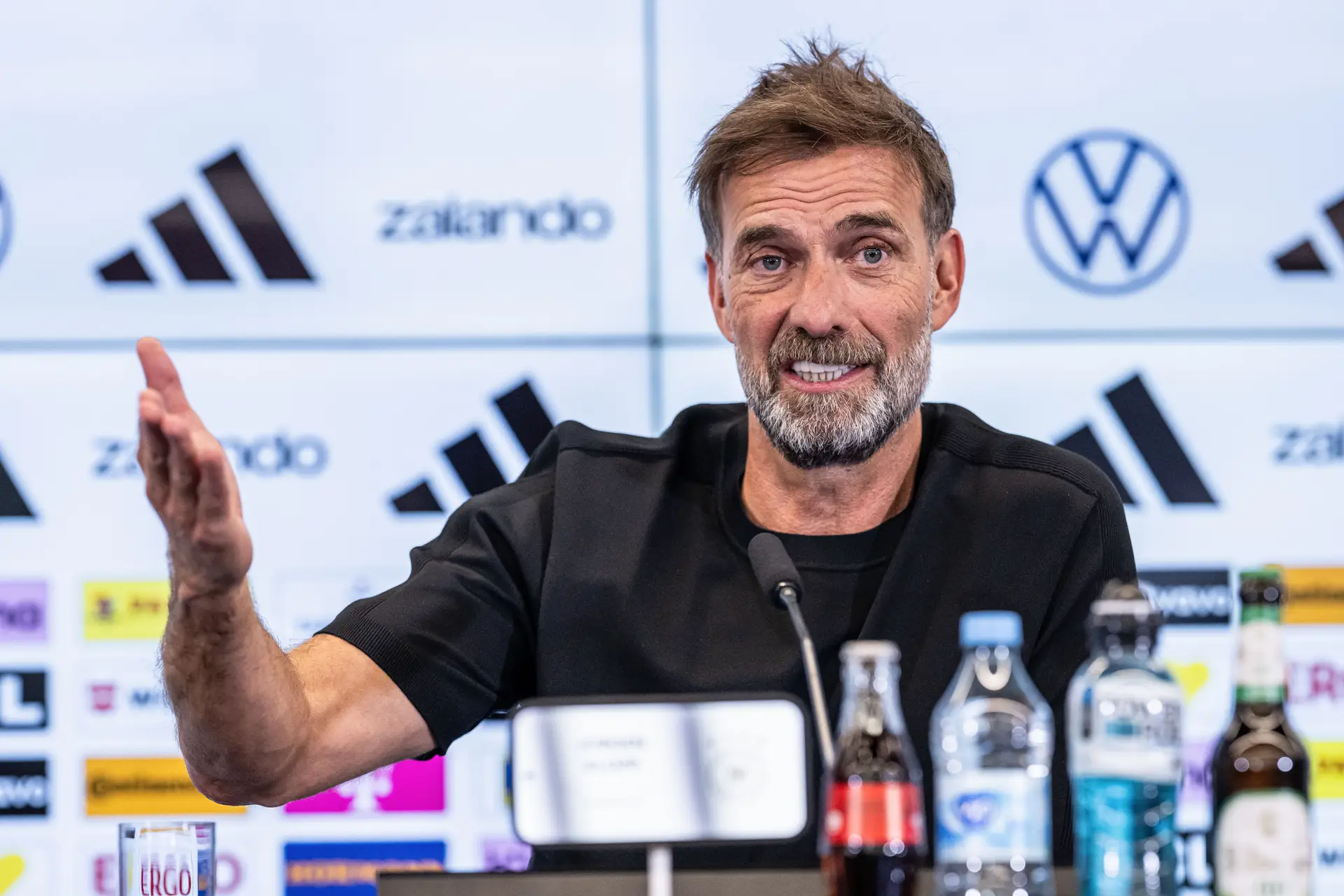 A vitamina Jürgen Klopp chegou à seleção da Alemanha trazendo o “poder que o futebol tem para mudar um país“