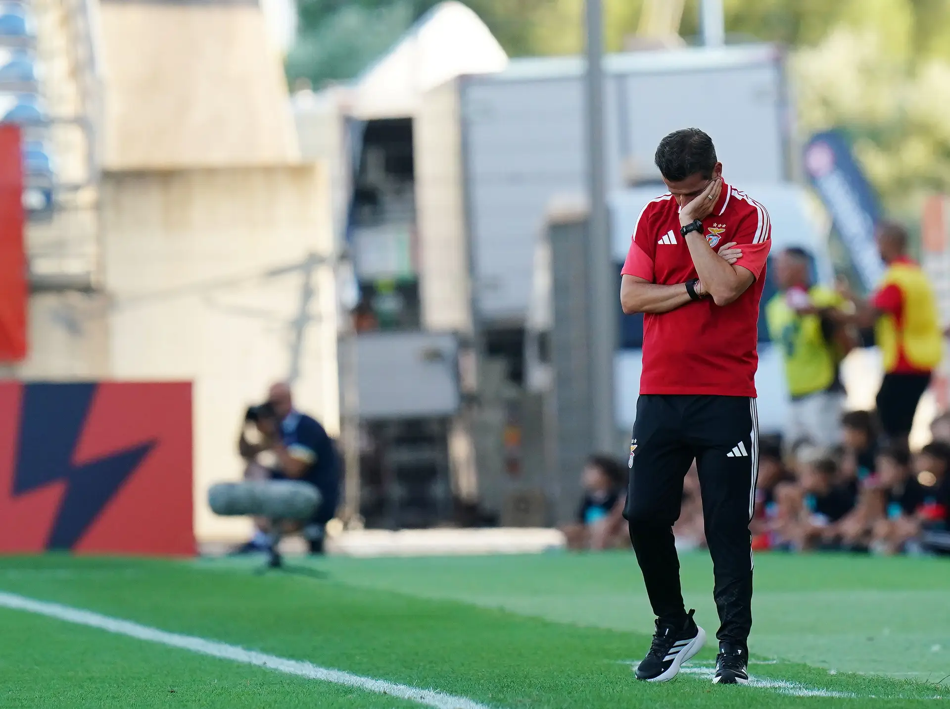 Dos teus antecessores só herdarás o cansaço