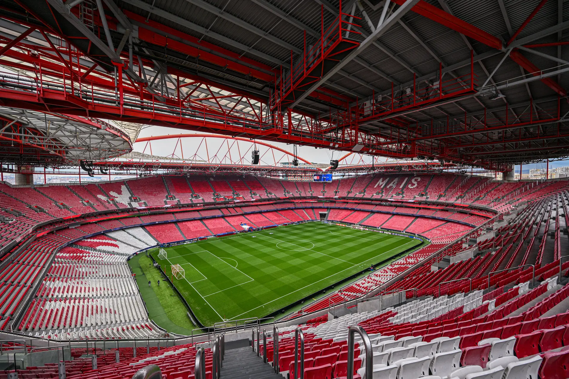 Benfica abre ‘fan zone’ da Luz para contornar porta fechada com Académico de Viseu