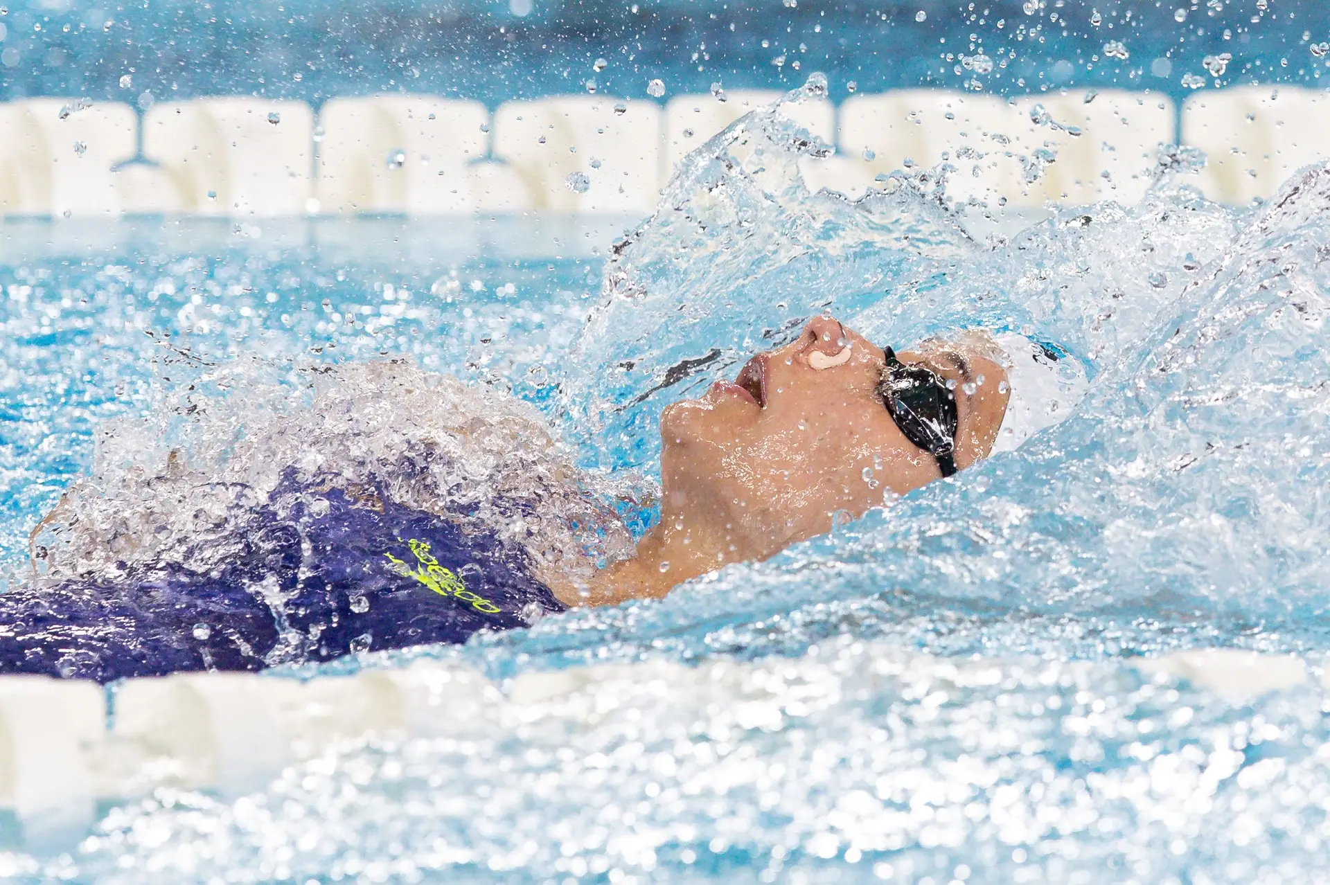 Depois da medalha nos 200 metros, Camila Rebelo bate recorde nacional dos 100 costas e está em mais uma final nos Europeus de natação