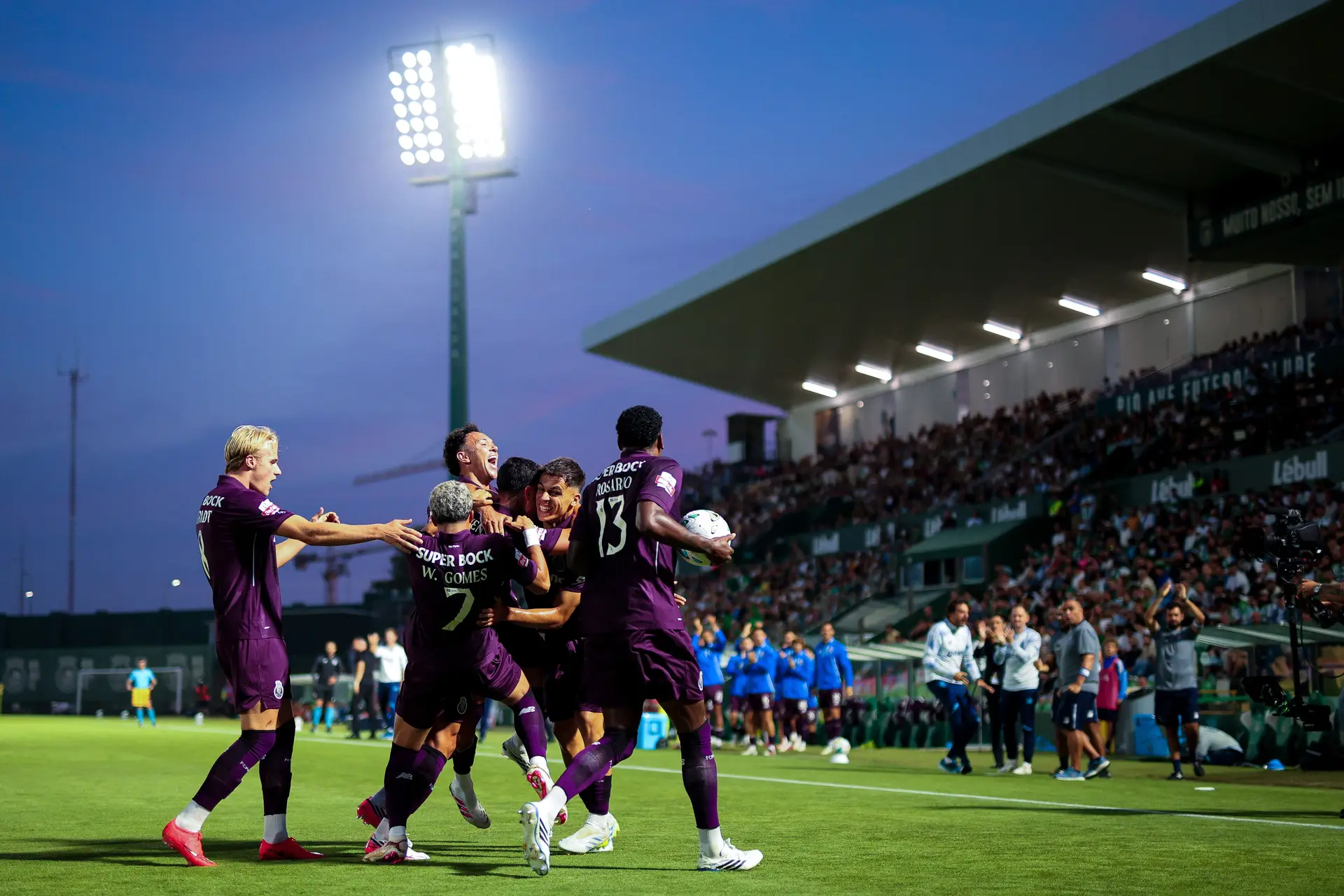 Cheio de hábitos e simbolismos, o FC Porto repetiu-se em Vila do Conde