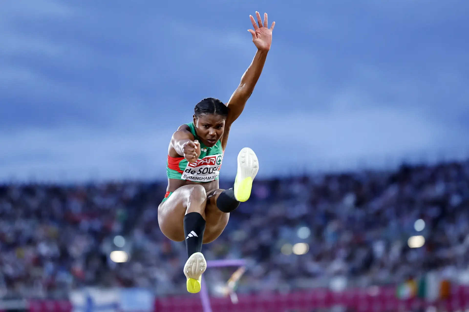 Agate de Sousa correu, teve de correr, e ficou a dois centímetros da medalha no salto em comprimento