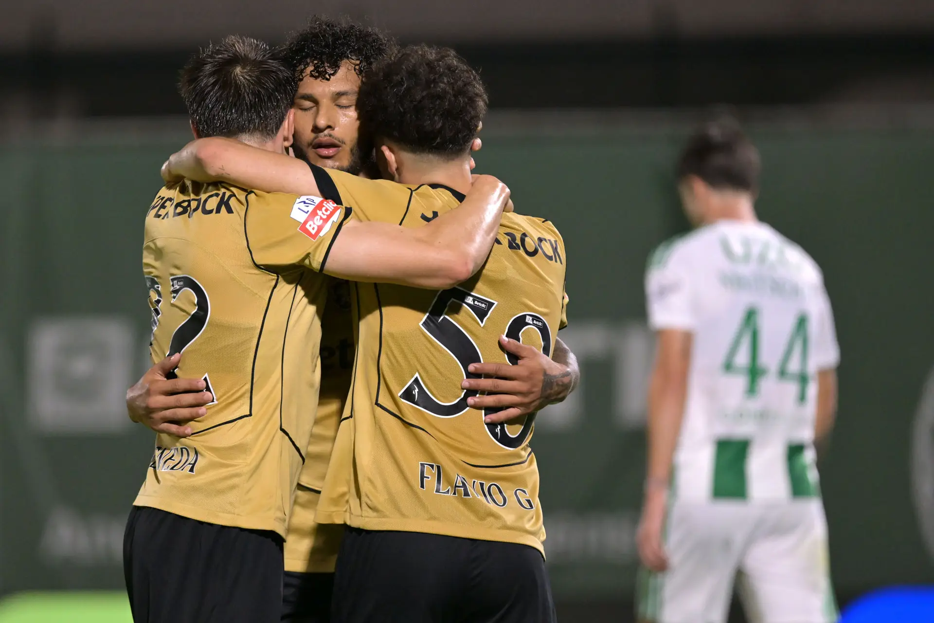 O Sporting e o seu não-assunto saíram de Vila do Conde com a barriga cheia