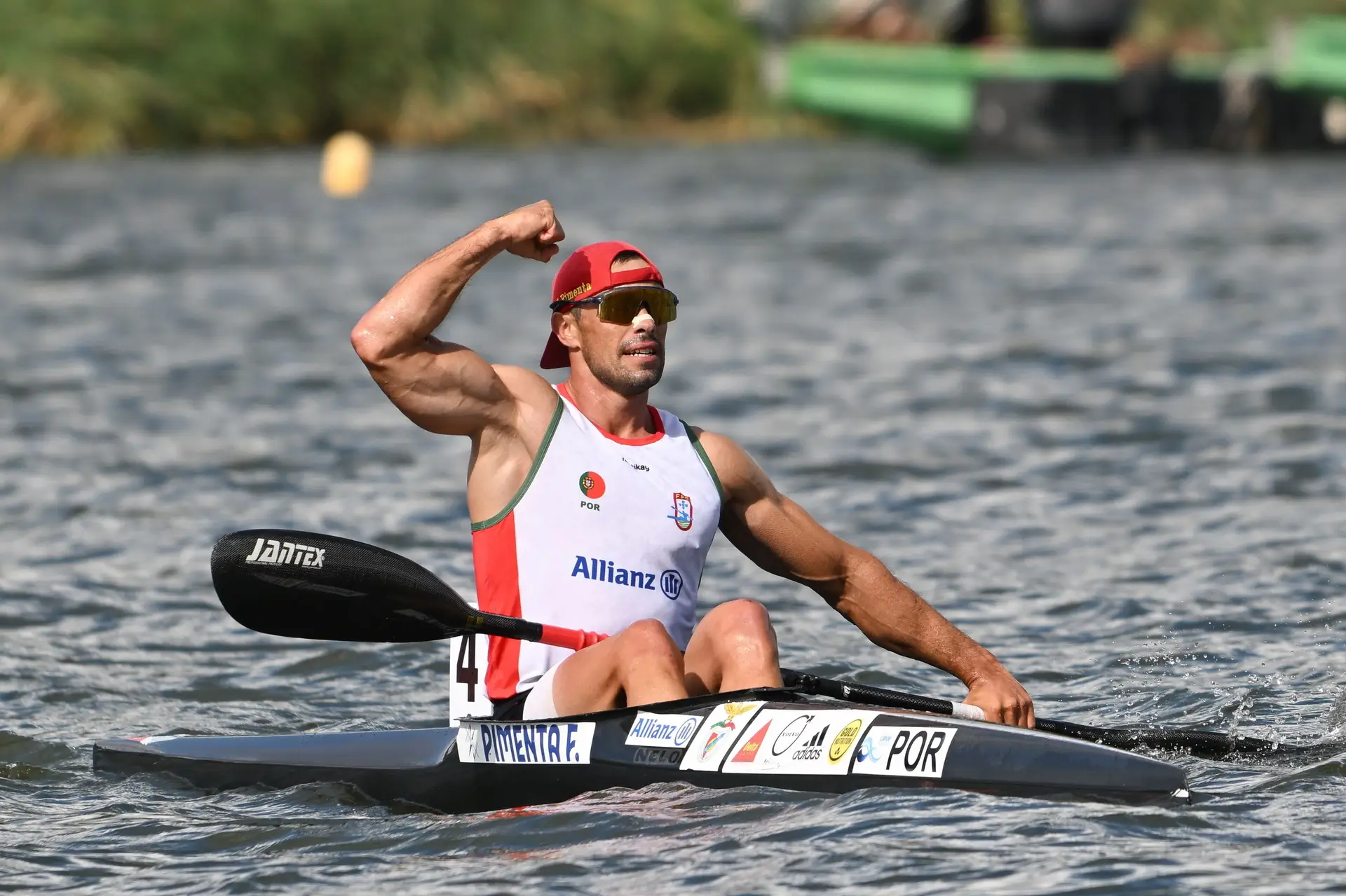 Não o piquem, porque “o avô está de volta“: aos 37 anos, Fernando Pimenta é campeão mundial de canoagem