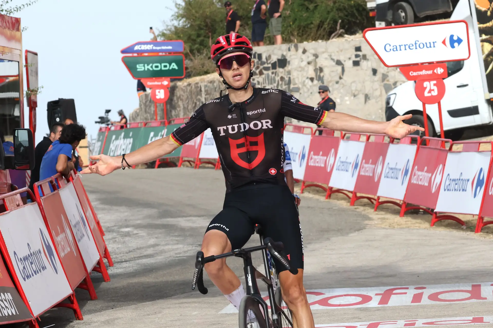 Vuelta: Marco Brenner ganha em novo dia positivo para Enric Mas