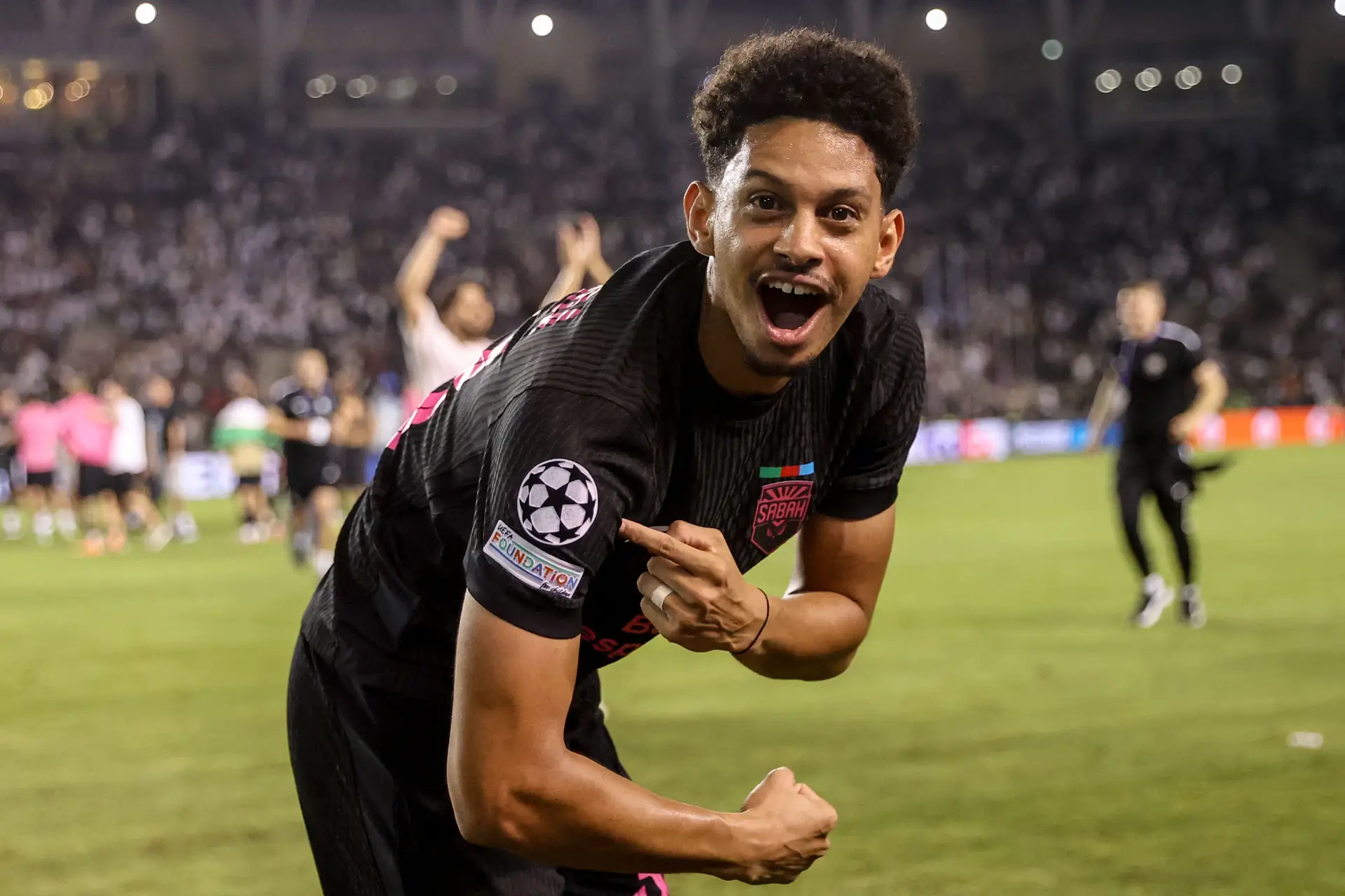 Erivaldo Almeida, reforço ex-Marítimo, celebra a qualificação inédita do Sabah