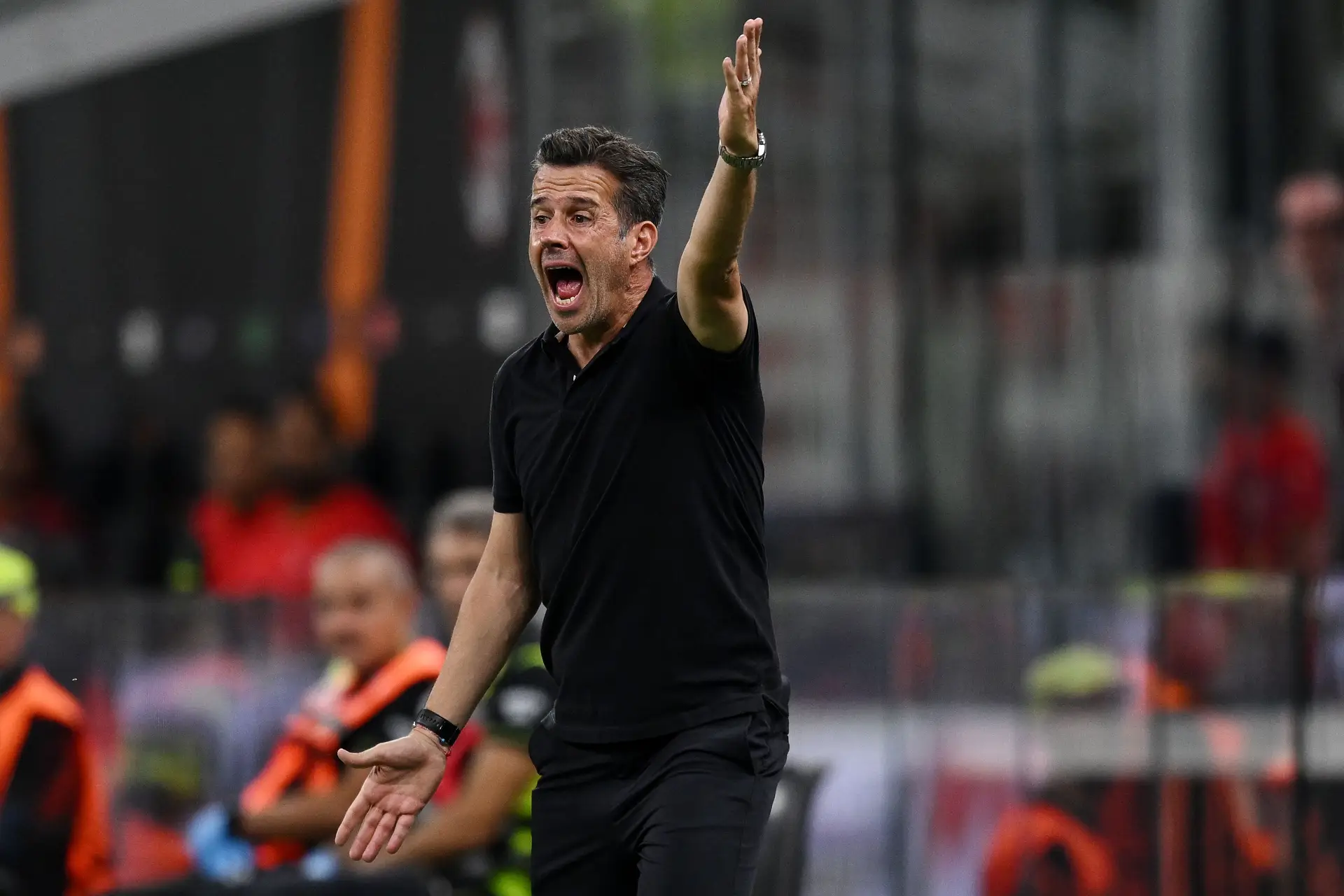 Marco Silva dá indicações em San Siro