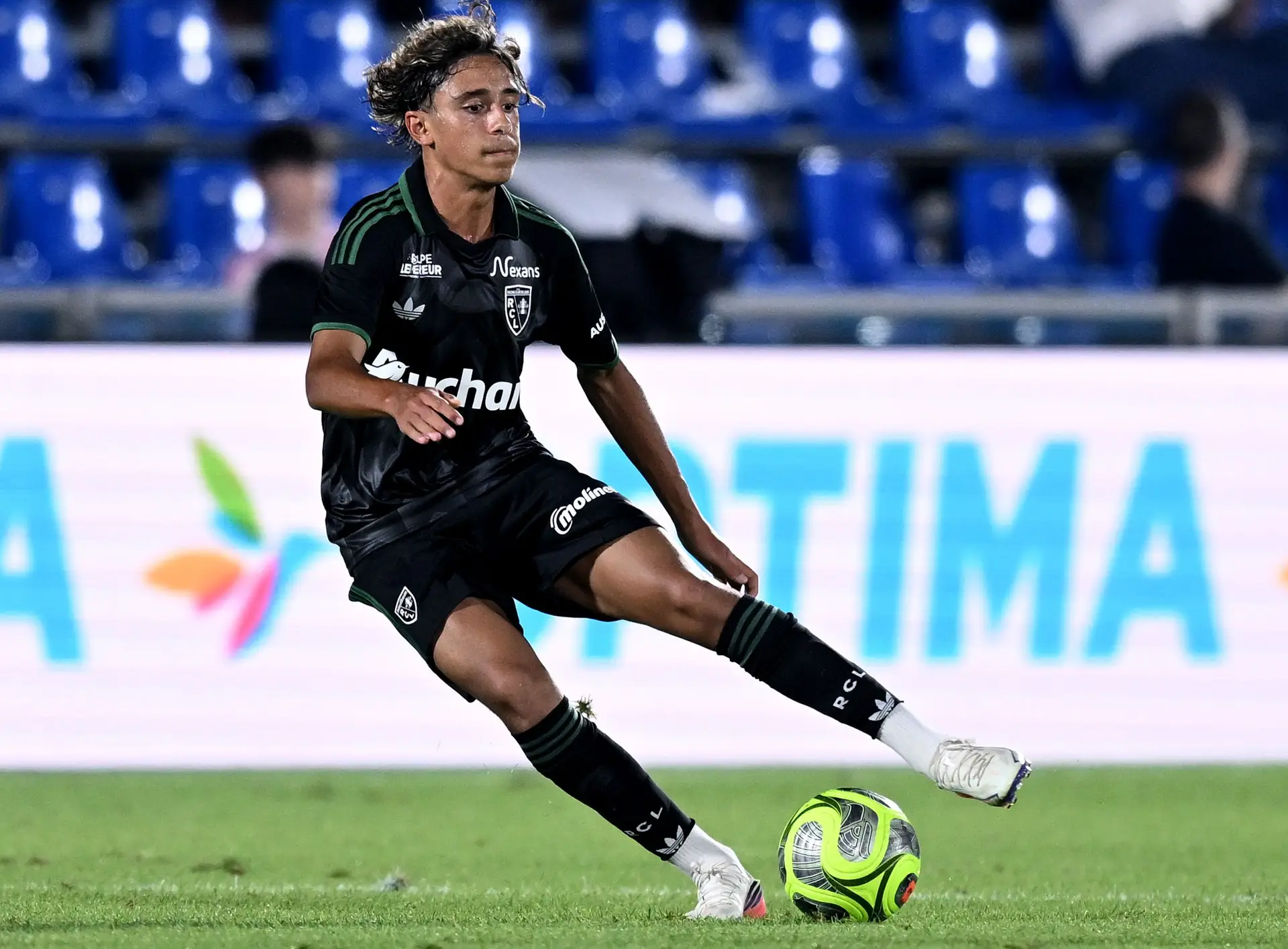 Mezian Mesloub Soares, em ação pelo Lens