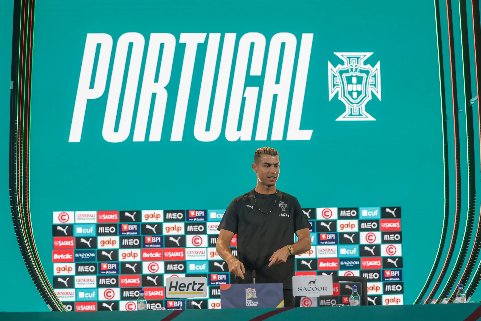 A reforma está próxima para Cristiano Ronaldo? “Gostava de responder mas não sei”. Mas, para o matar, “só mesmo de caçadeira”