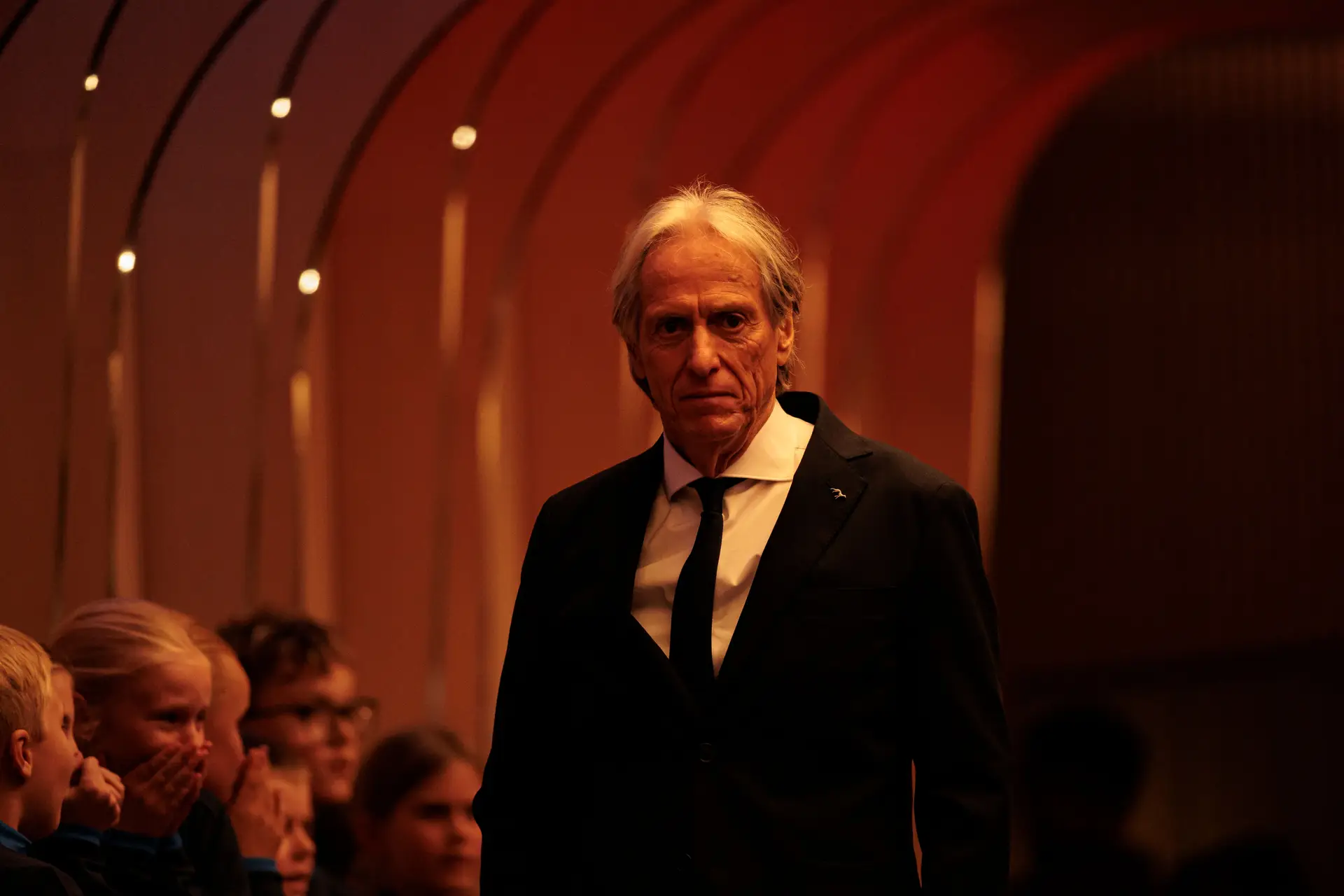 Jorge Jesus no túnel de acesso ao relvado em Oslo, onde Portugal ganhou à Noruega para a Liga das Nações no seu segundo jogo como selecionador nacional