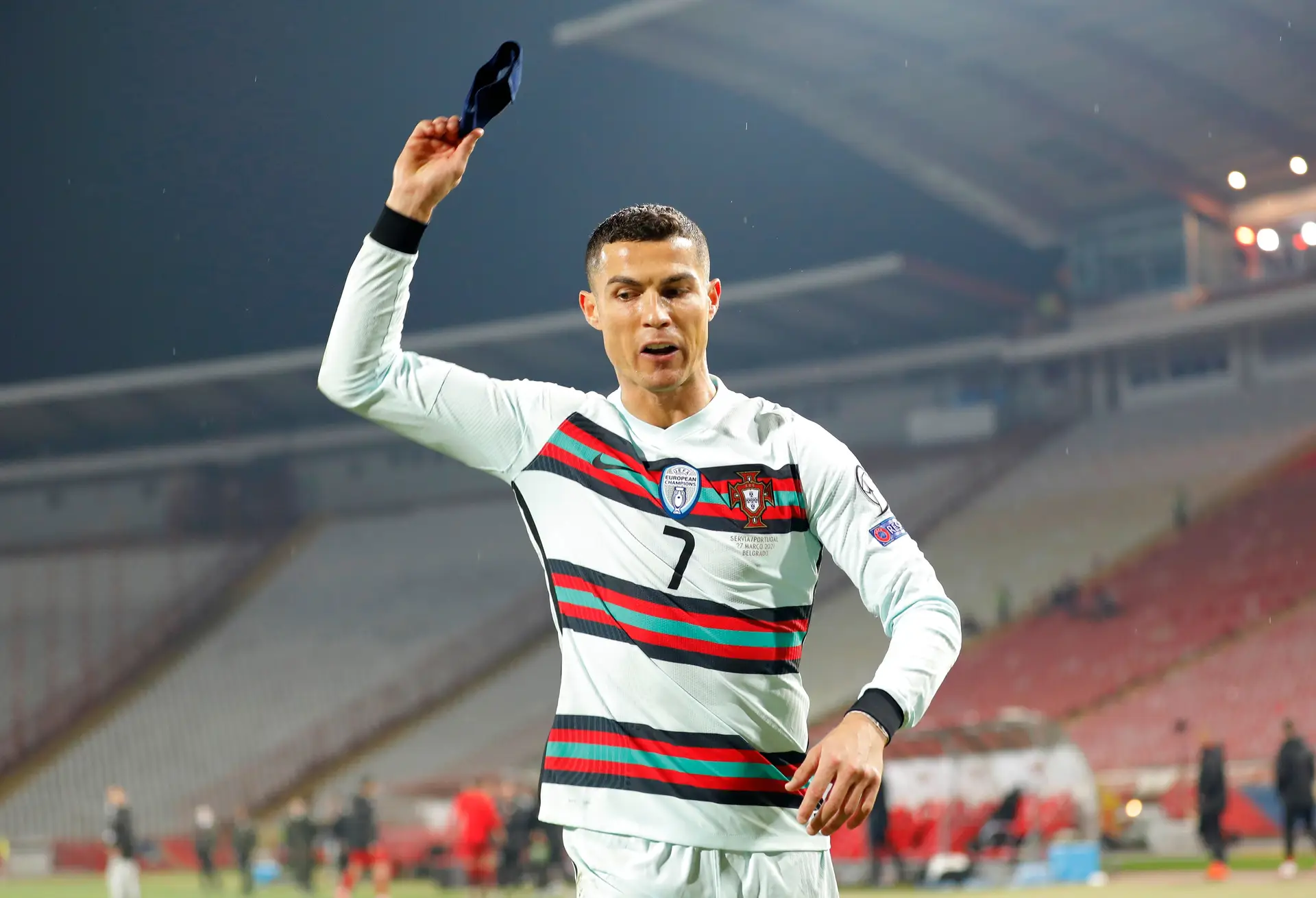 O capitão com telhados de vidro: dos últimos cinco selecionadores, Cristiano Ronaldo só não teve problemas com Roberto Martínez
