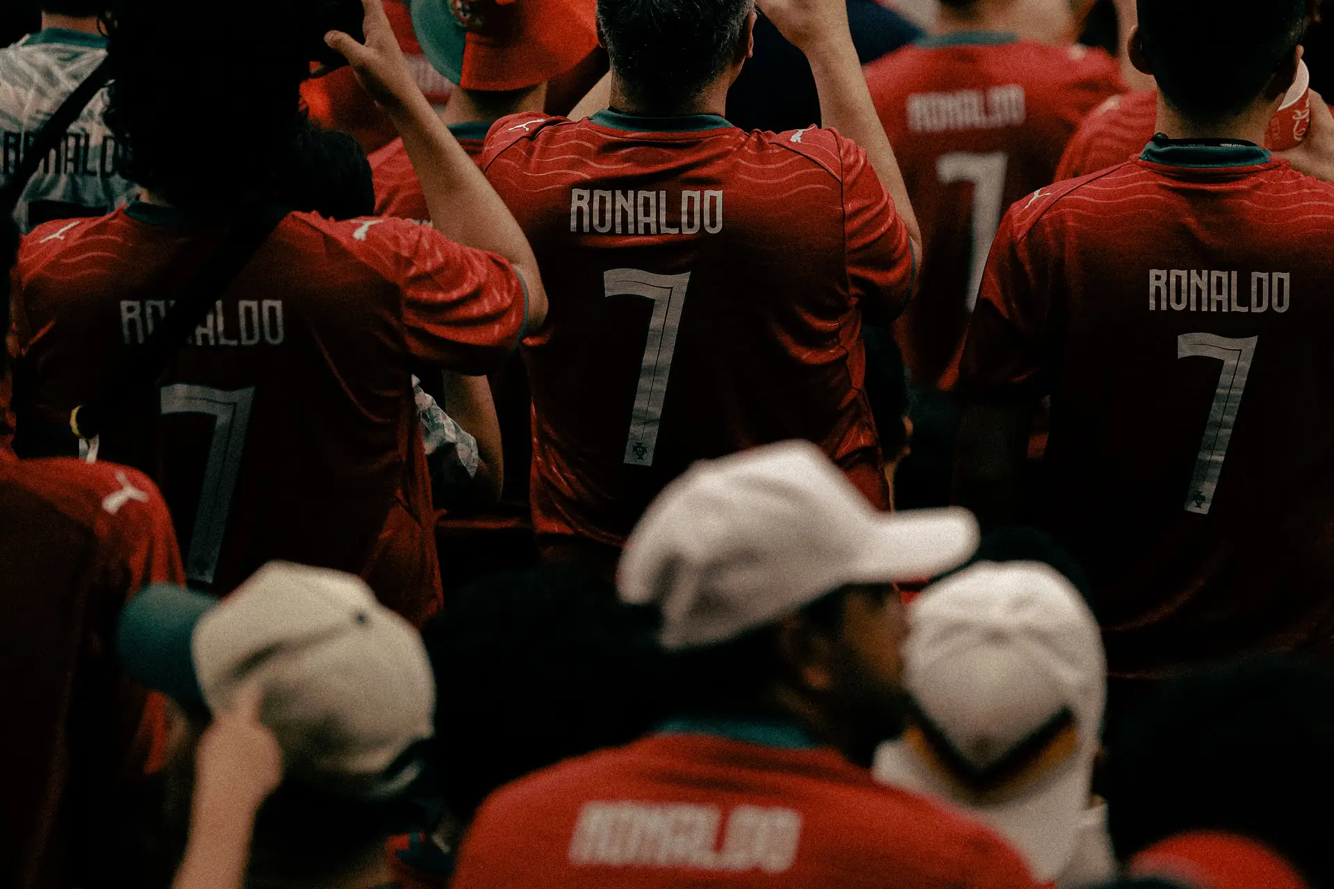 Adeptos com a camisola de Ronaldo da seleção nacional durante um jogo de Portugal no Mundial de 2026