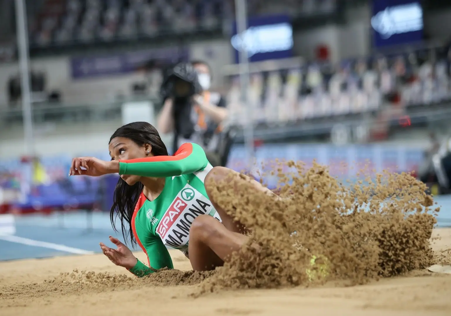 Patrícia Mamona conquista ouro no triplo salto - Postal do ...