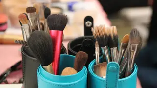 A maquilhagem e os penteados!