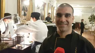 Chef Pedro Almeida faz tour pelo buffet do jantar dos nomeados