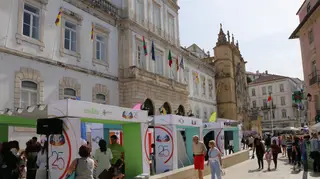 Um corredor de atividades na baixa de Coimbra