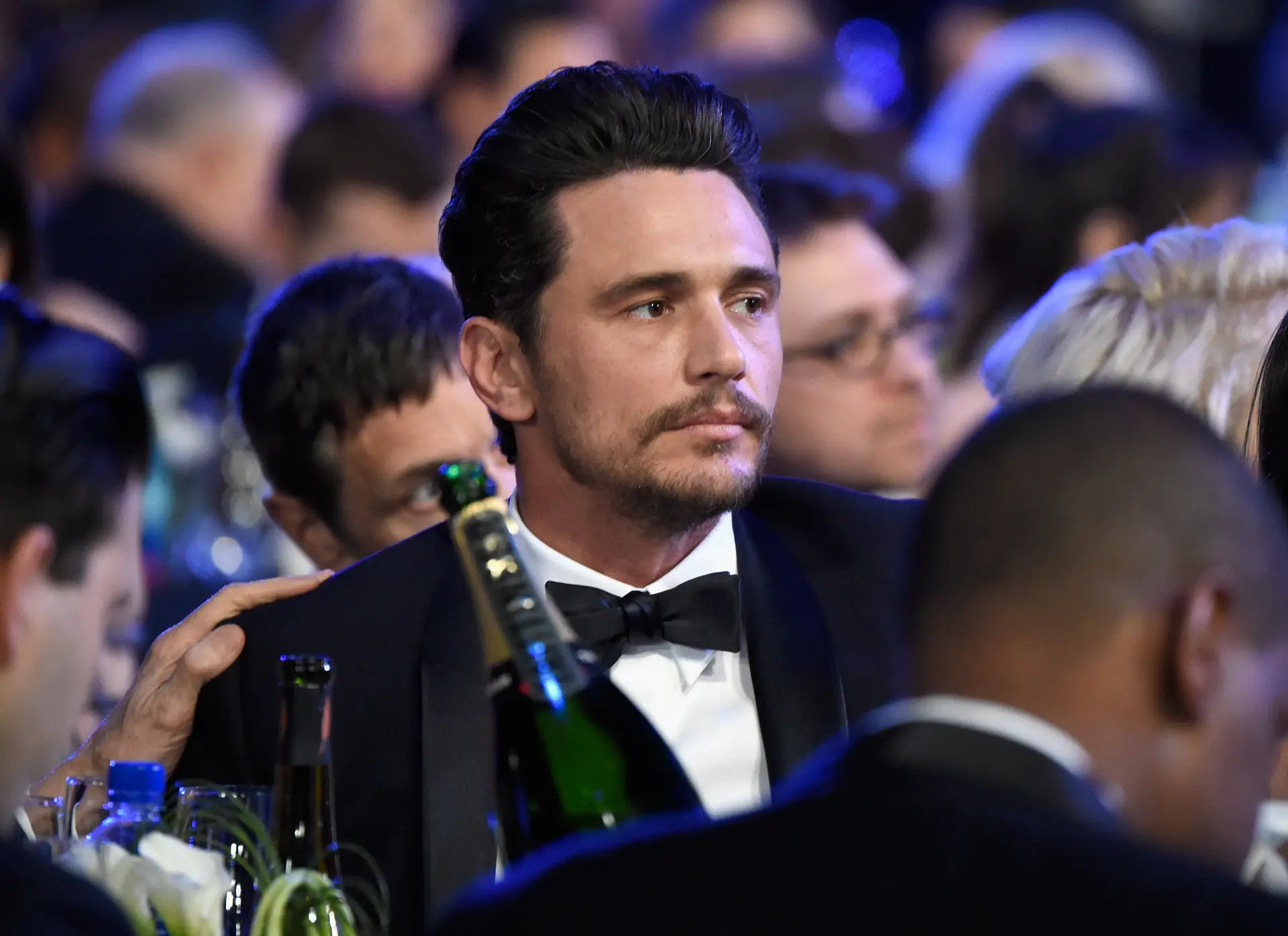 Após acusações de assédio, James Franco evita passadeira vermelha dos SAG Awards