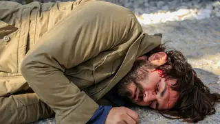 VEM AÍ: Helena deixa Miguel em coma!