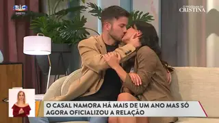 David e Carolina celebram o dia dos namorados na casa da Cristina