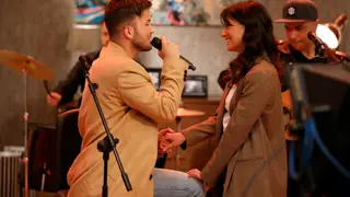 David Carreira canta para a namorada em direto