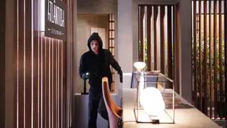 Bernardo assalta a Atlântida e consegue roubar o quadro que Cortez queria!