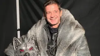 Pedro Granger é um herói! Adivinhem quanto pesa a máscara do Lobo, o grande vencedor da segunda temporada de A Máscara