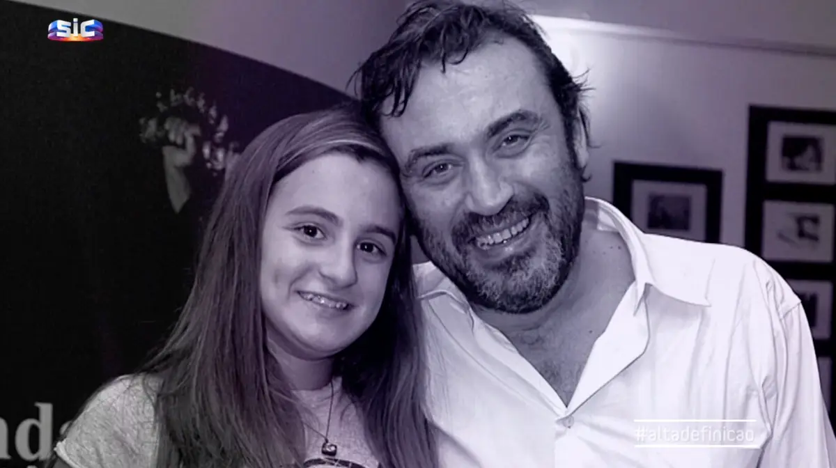 Almeno Gonçalves emociona-se ao falar da filha: "Acho que ela não gosta  assim tanto de mim" - Fama Show