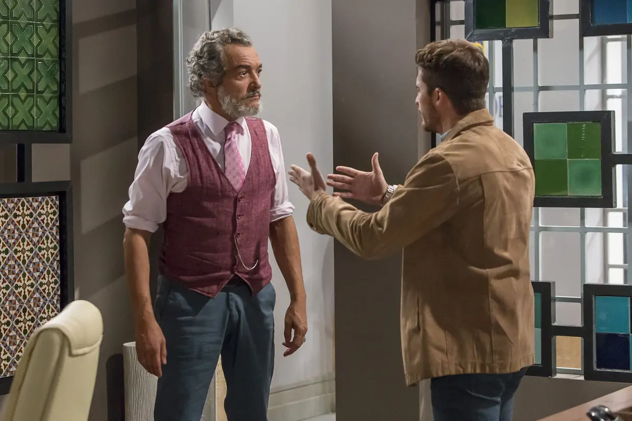 Rogério Samora e Tiago Teotónio Pereira em "Amor Maior" (2016/2017)