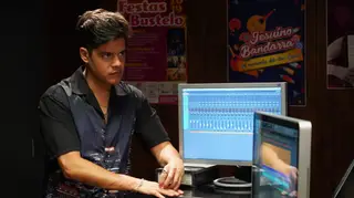 Amor Amor: Leandro apanha Mel e André em clima de cumplicidade