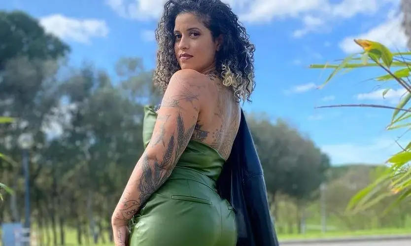 Blaya surpreende ao surgir loira e soma elogios: “Poderosa”