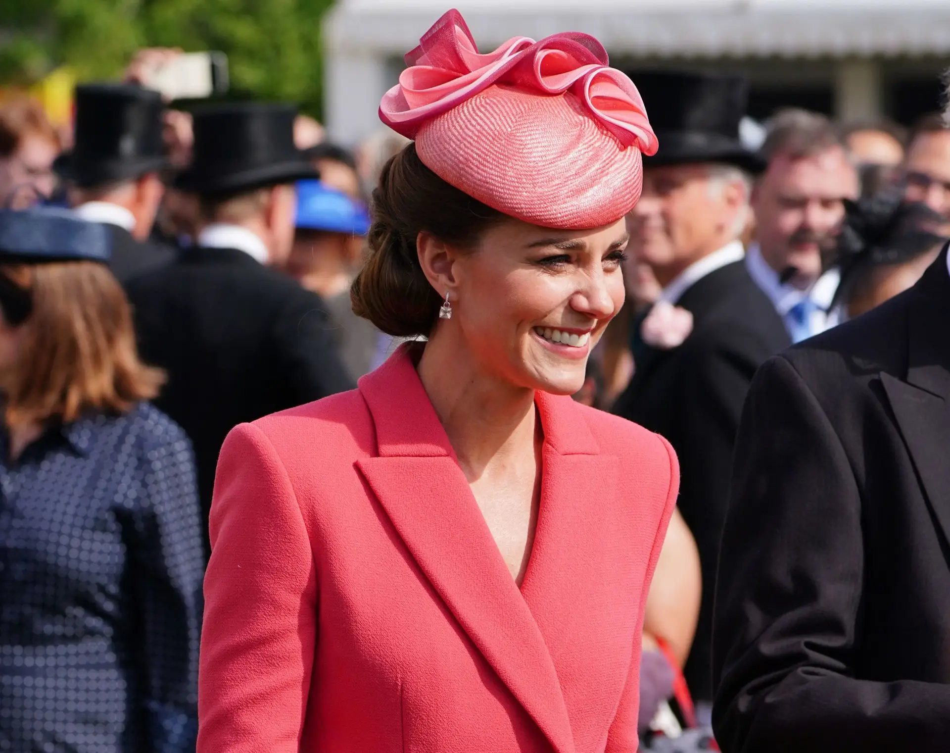 LONDON, ENGLAND – MAY 18: Catherine, Duchess of Cambridge meets with guests at the Queen’s Garden Party at Buckingham Palace on May 18, 2022 in London, England. (Photo by Dominic Lipinski – WPA Pool/Getty Images)