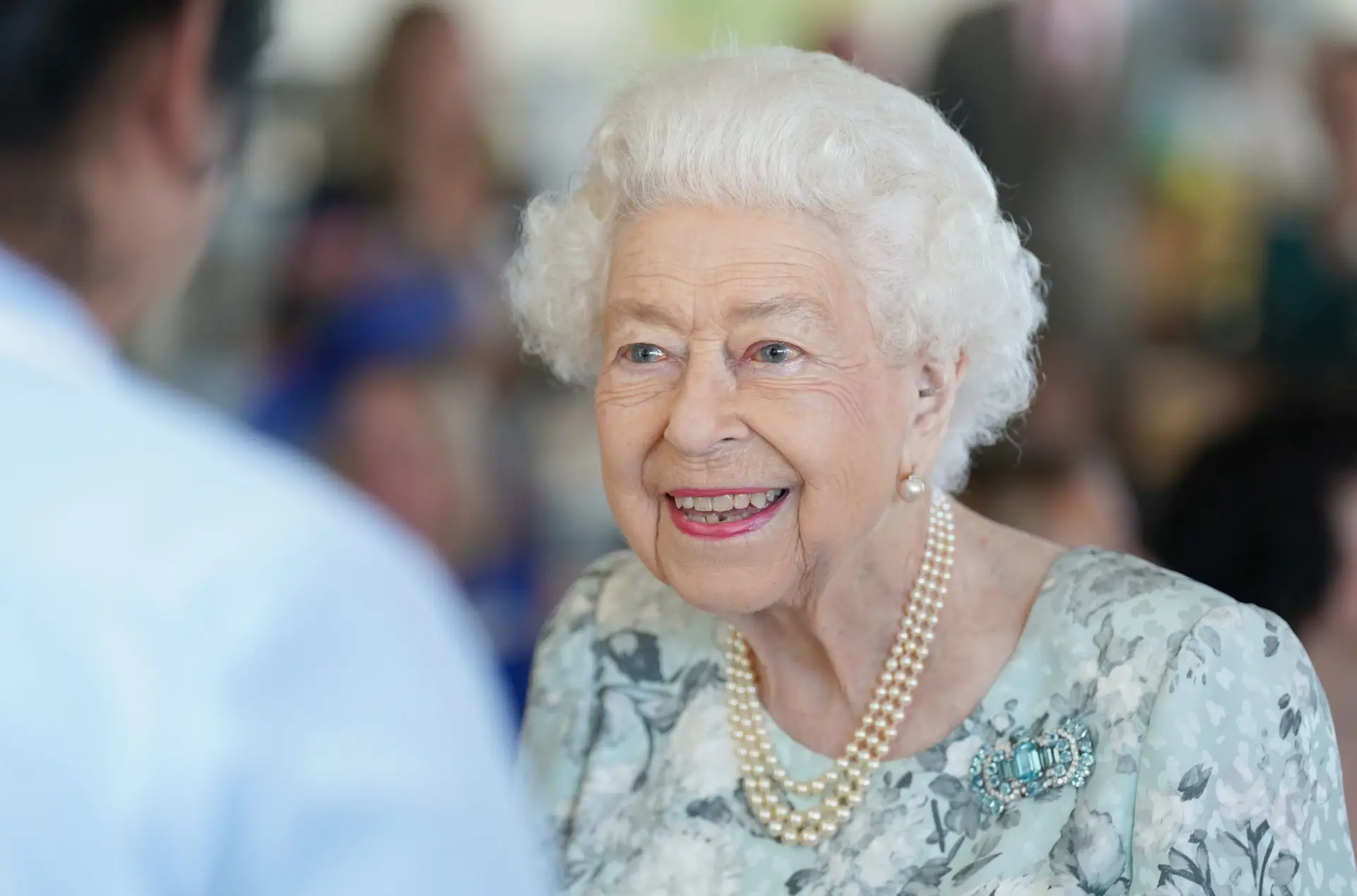 MAIDENHEAD, ENGLAND – JULY 15: Queen Elizabeth II smiles during a visit to officially open the new building at Thames Hospice on July 15, 2022 in Maidenhead, England. (Photo by Kirsty O’Connor-WPA Pool/Getty Images)