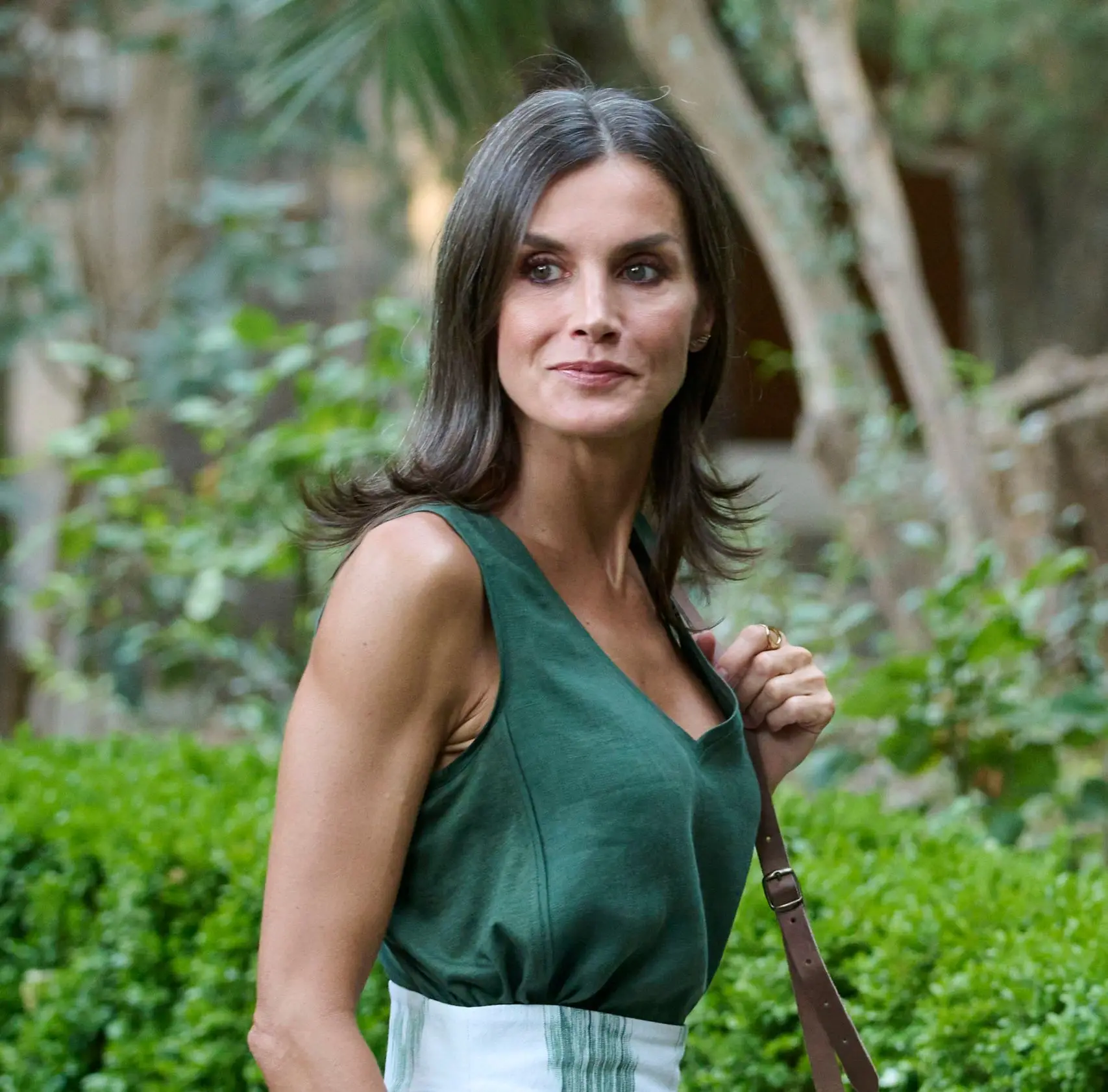 VALLDEMOSSA, SPAIN – AUGUST 01: Queen Letizia of Spain visits the Cartuja of Valldemossa on August 01, 2022 in Valldemossa, Spain. (Photo by Carlos Alvarez/Getty Images)