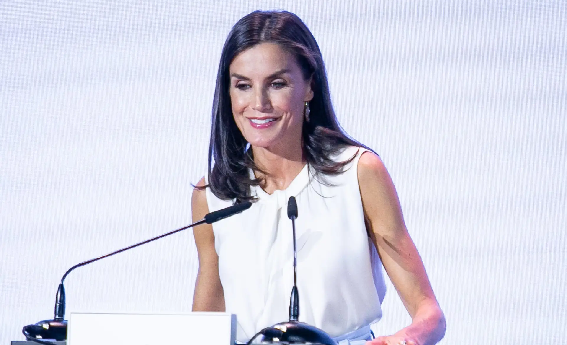MADRID, SPAIN – SEPTEMBER 27: Queen Letizia Of Spain attends the closing ceremony of “Euros De Tu Nomina” at Circulo De Bellas Artes on September 27, 2022 in Madrid, Spain. (Photo by Paolo Blocco/WireImage)