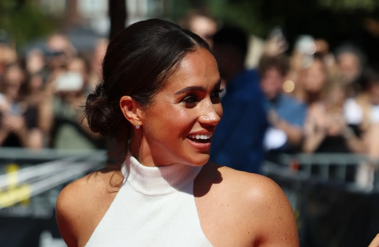 DUSSELDORF, GERMANY – SEPTEMBER 06: Meghan, Duchess of Sussex arrives on the red carpet to be welcomed by the Mayor during the Invictus Games Dusseldorf 2023 – One Year To Go events on September 06, 2022 in Dusseldorf, Germany. The Invictus Games will be held in Germany for the first time in September 2023. (Photo by Mathis Wienand/Getty Images)