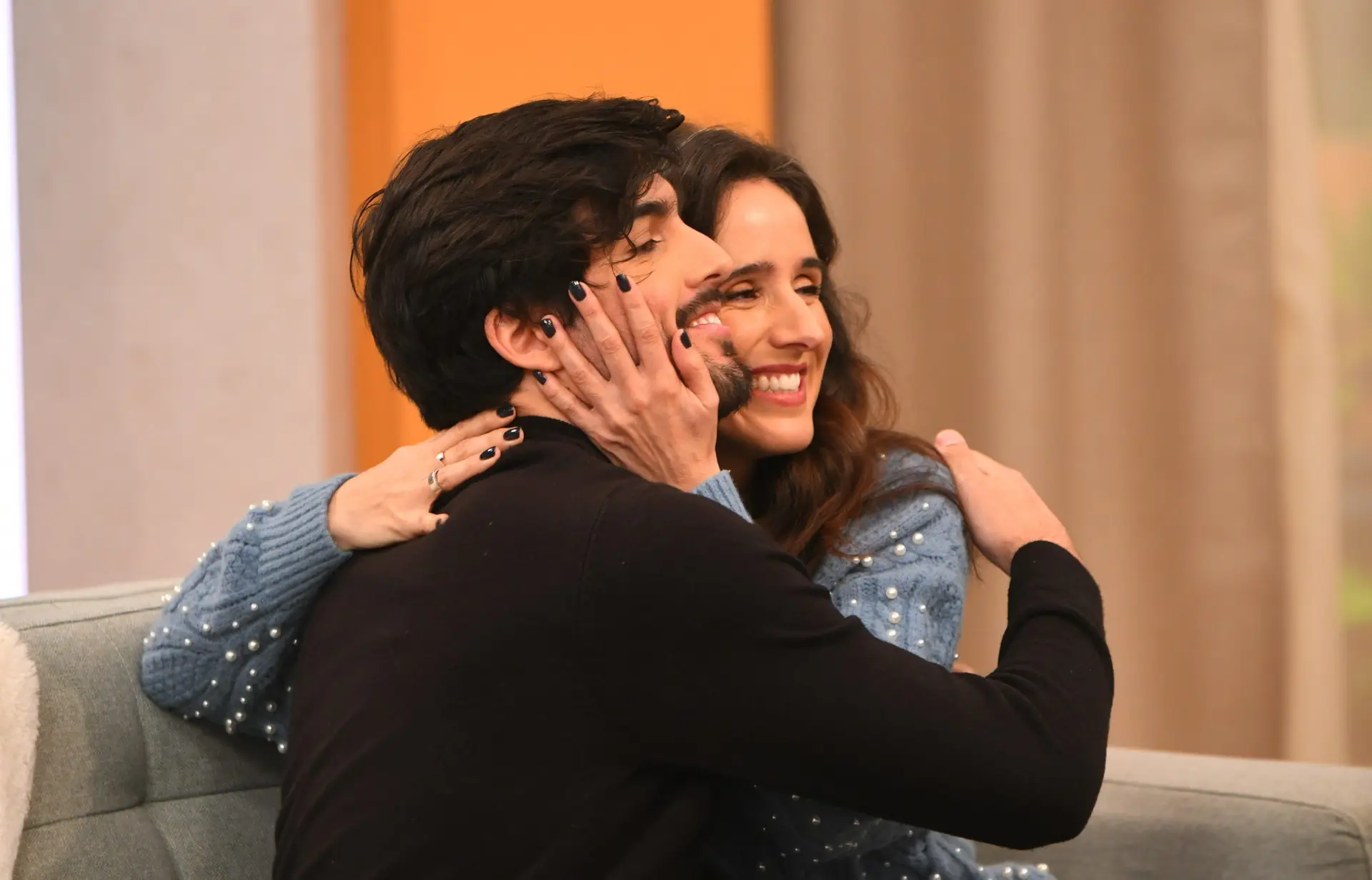 “Não pensei que me viesse a apaixonar” – Marta Fernandes é surpreendida em direto pelo namorado