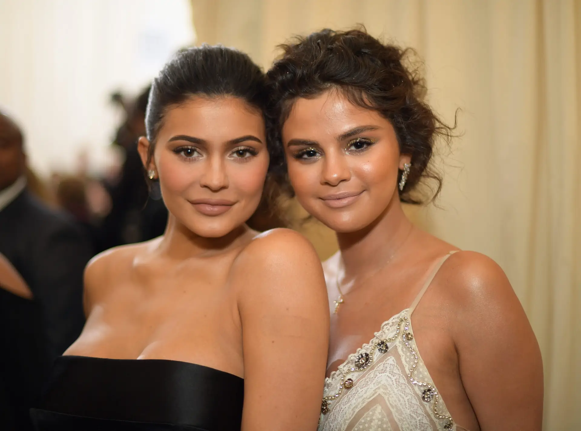 NEW YORK, NY – MAY 07: Kylie Jenner and Selena Gomez attends the Heavenly Bodies: Fashion & The Catholic Imagination Costume Institute Gala at The Metropolitan Museum of Art on May 7, 2018 in New York City. (Photo by Matt Winkelmeyer/MG18/Getty Images for The Met Museum/Vogue)