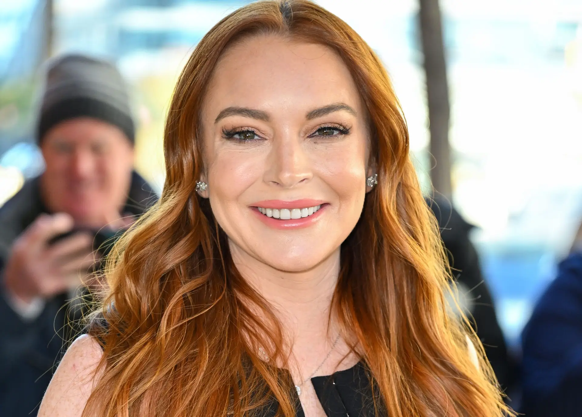 NEW YORK, NEW YORK – NOVEMBER 10: Lindsay Lohan visits “The Drew Barrymore Show” at CBS Broadcast Center on November 10, 2022 in New York City. (Photo by James Devaney/GC Images)