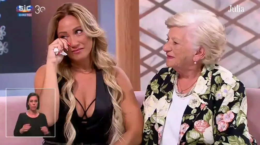 Emocionada, Bruna é surpreendida por Amélia, mãe de Jorge Guerreiro: “Fui a mãe que a Bruna nunca teve”
