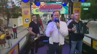'Fatinha' chega ao 'Domingão' e "desfalece" nos braços de Emanuel que fica embaraçado