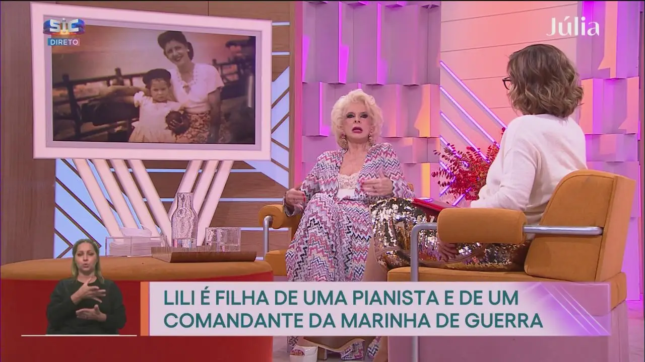 Lili Caneças: “Tenho 3 cursos e falo 6 línguas, quando me chateiam digo que sou loira burra”