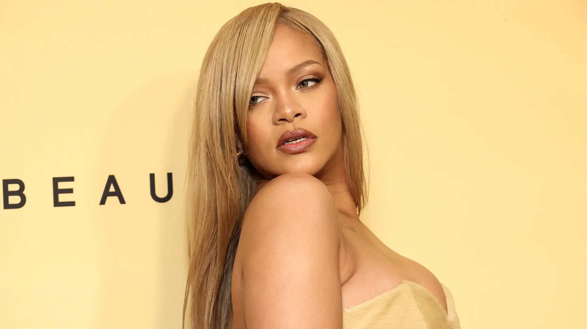 Rihanna é alvo de críticas após vídeo se tornar viral