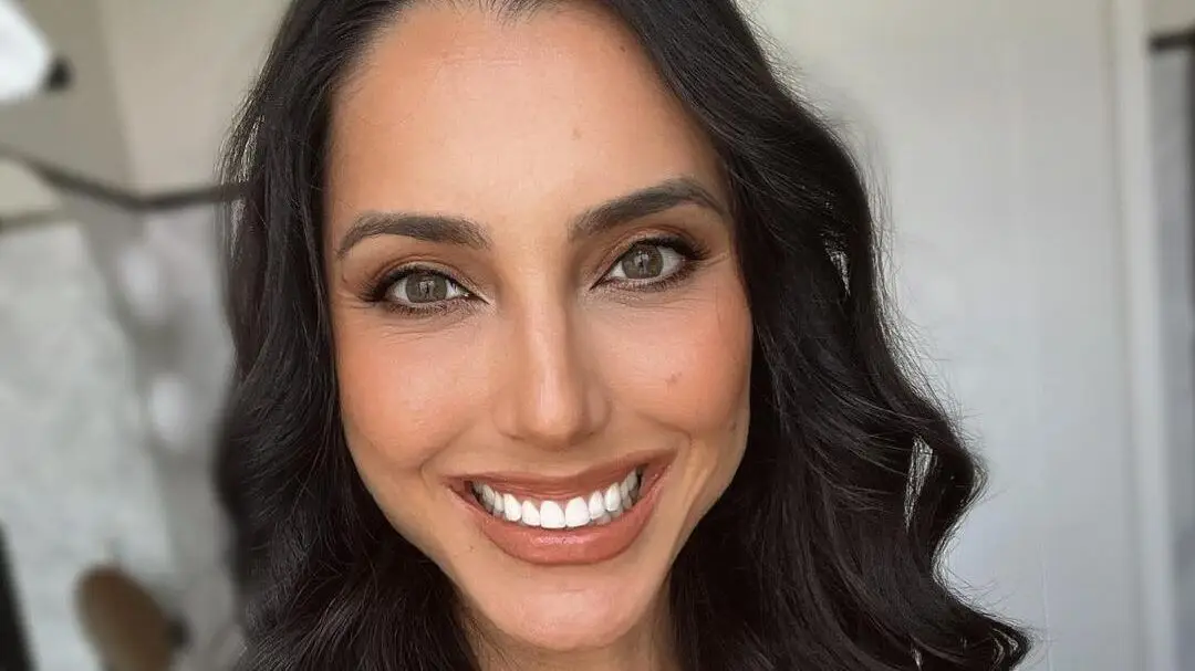 Kelly Baron mostra momento ternurento do filho