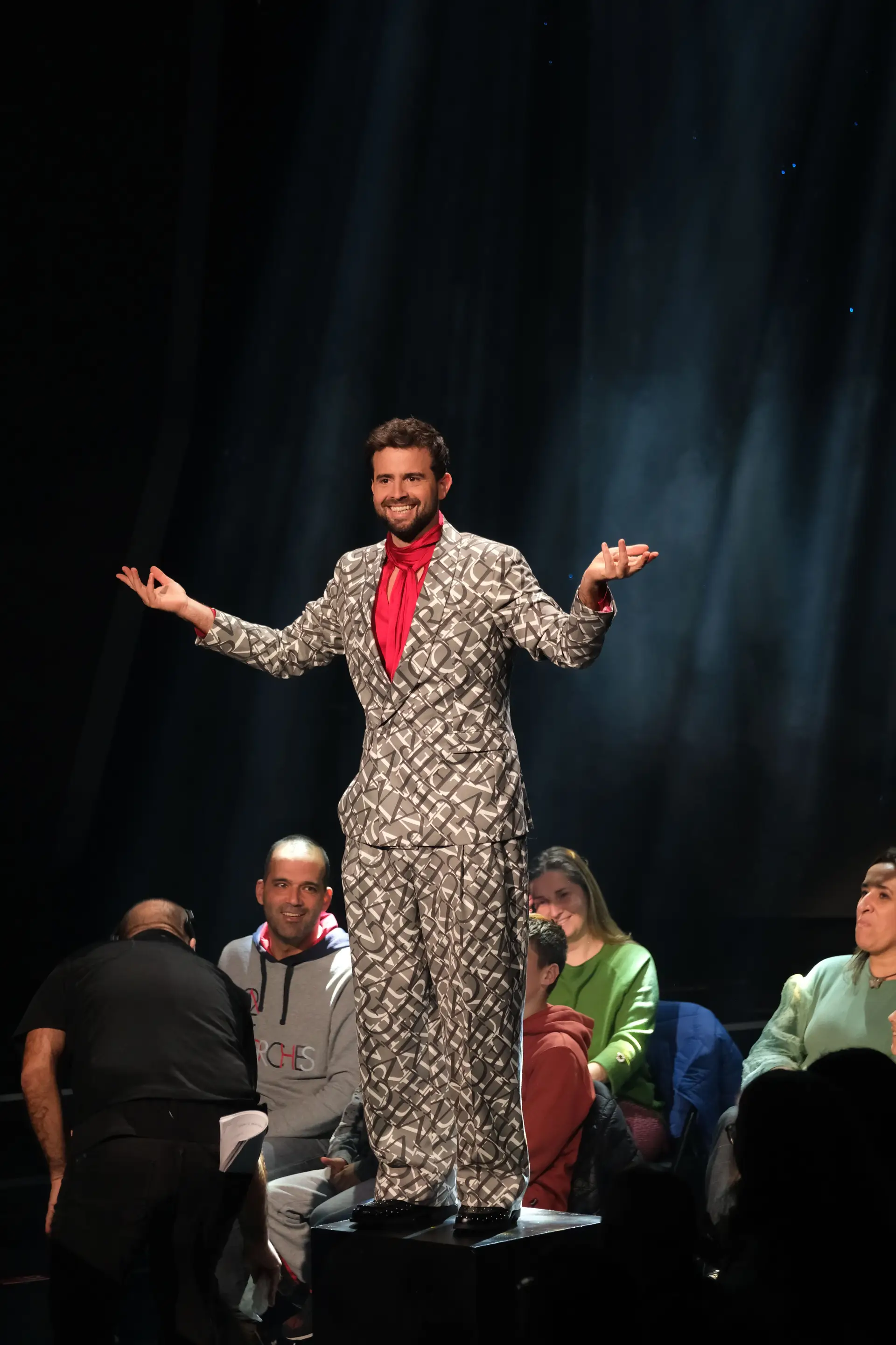Mais máscaras, mais galhofa e mais mistério. Eis os melhores momentos do episódio de estreia