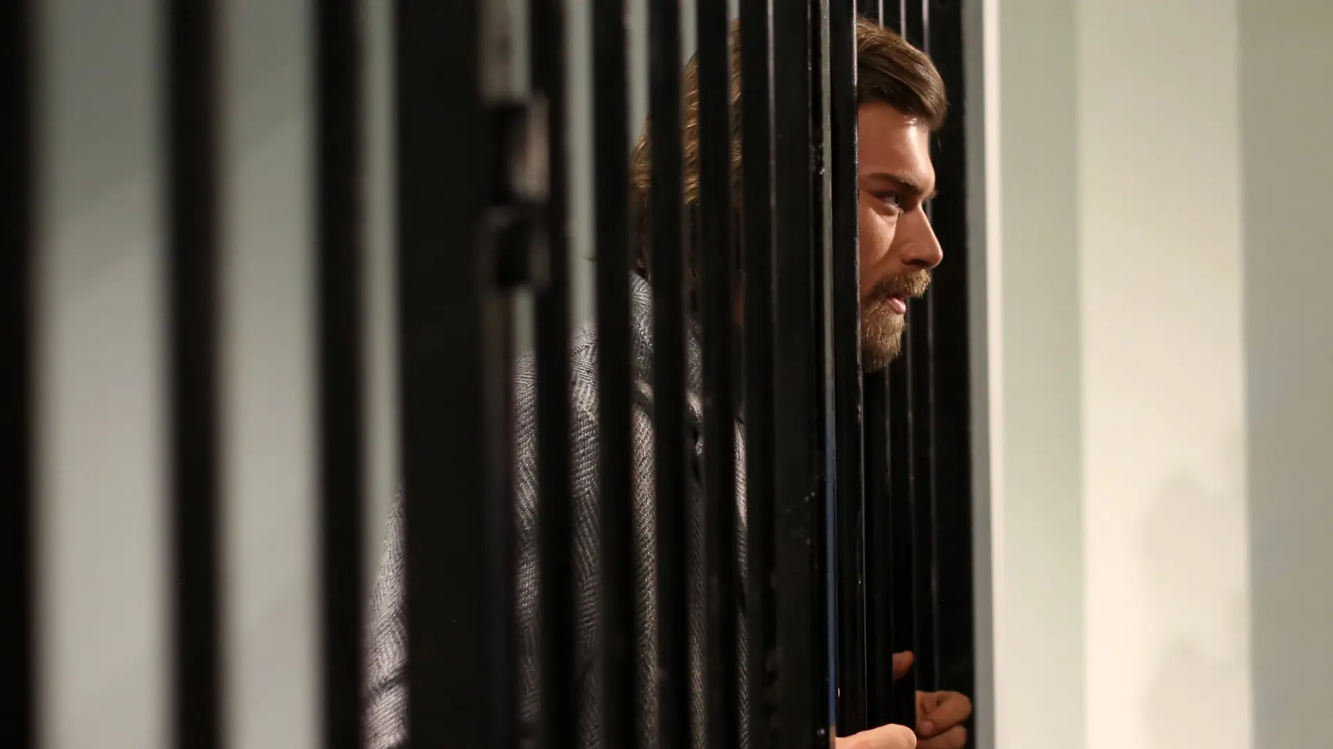 Resumo 'Amor Valente': André é alvo de nova armadilha e é preso
