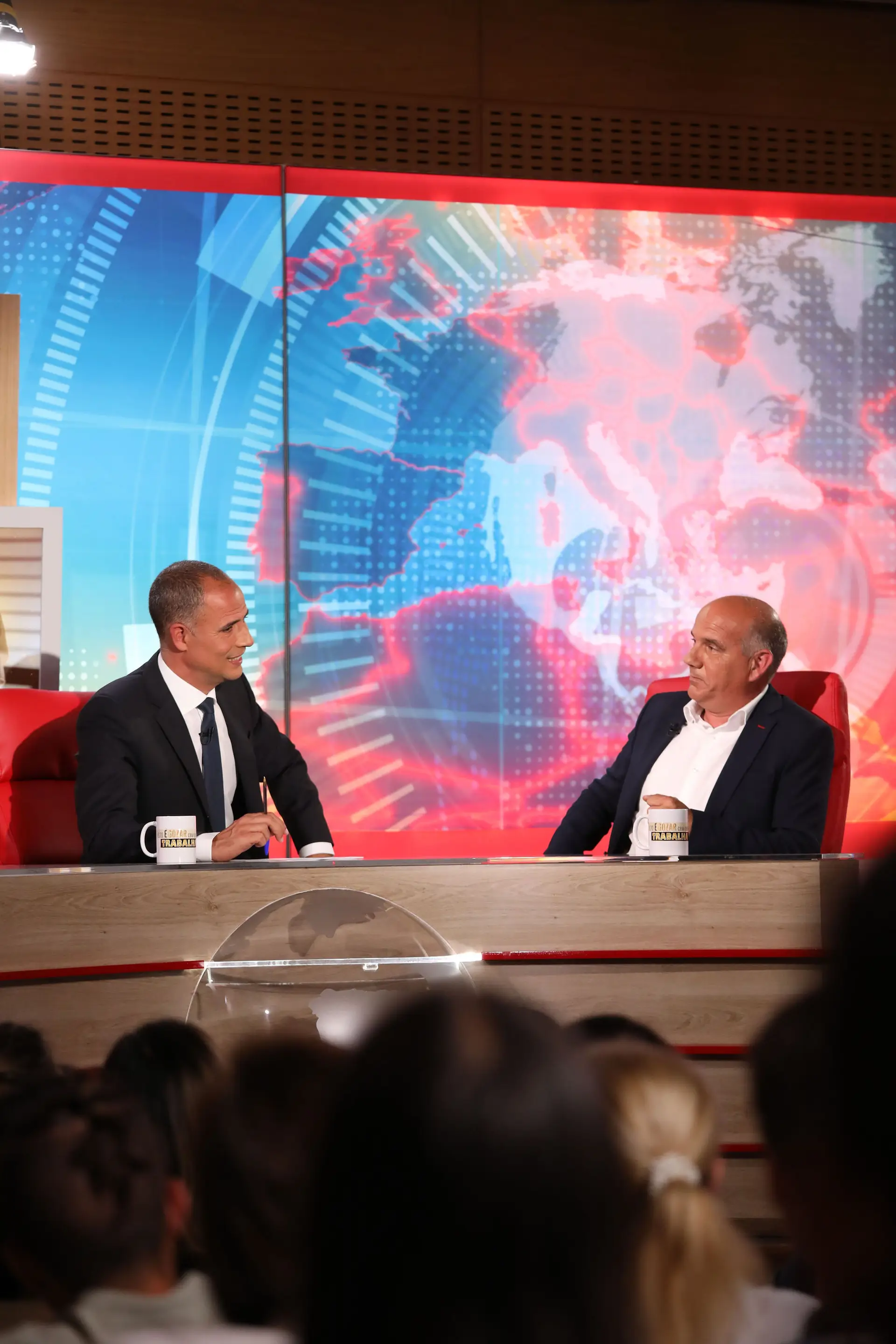 Nos bastidores com Ricardo Araújo Pereira e Paulo Raimundo no Isto É Gozar Com Quem Trabalha Especial Outra Vez Eleições