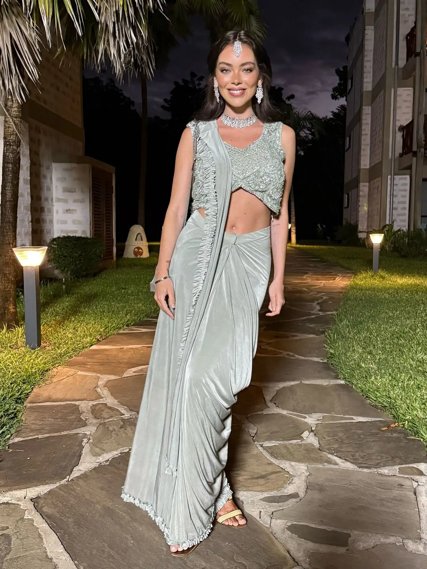 Mais deslumbrante que nunca! Maria Dominguez celebra casamento indiano —  e look dá que falar