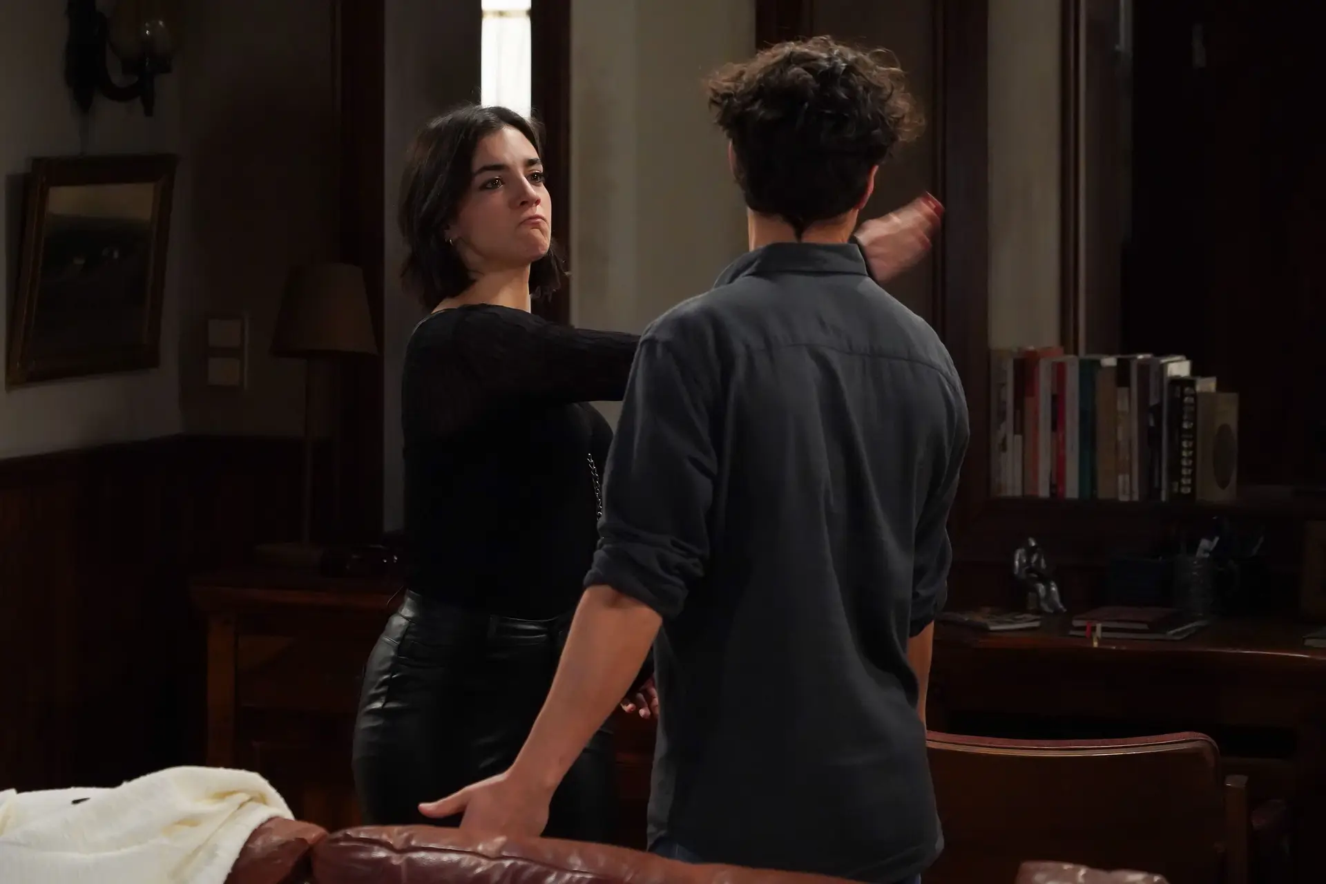Resumo 'A Herança': Beatriz agride Gonçalo ao descobrir nova traição 