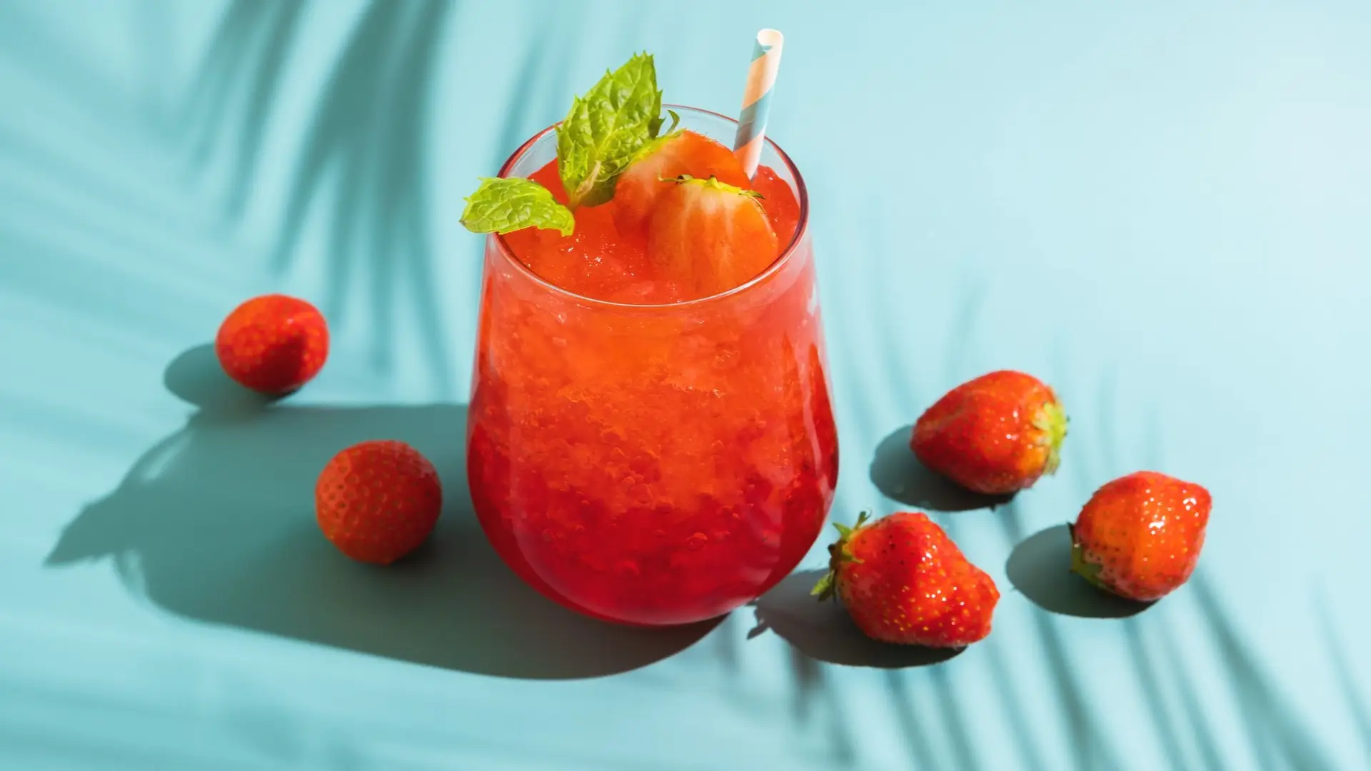A limonada de morango (fresca e saudável) que vai querer fazer este verão 