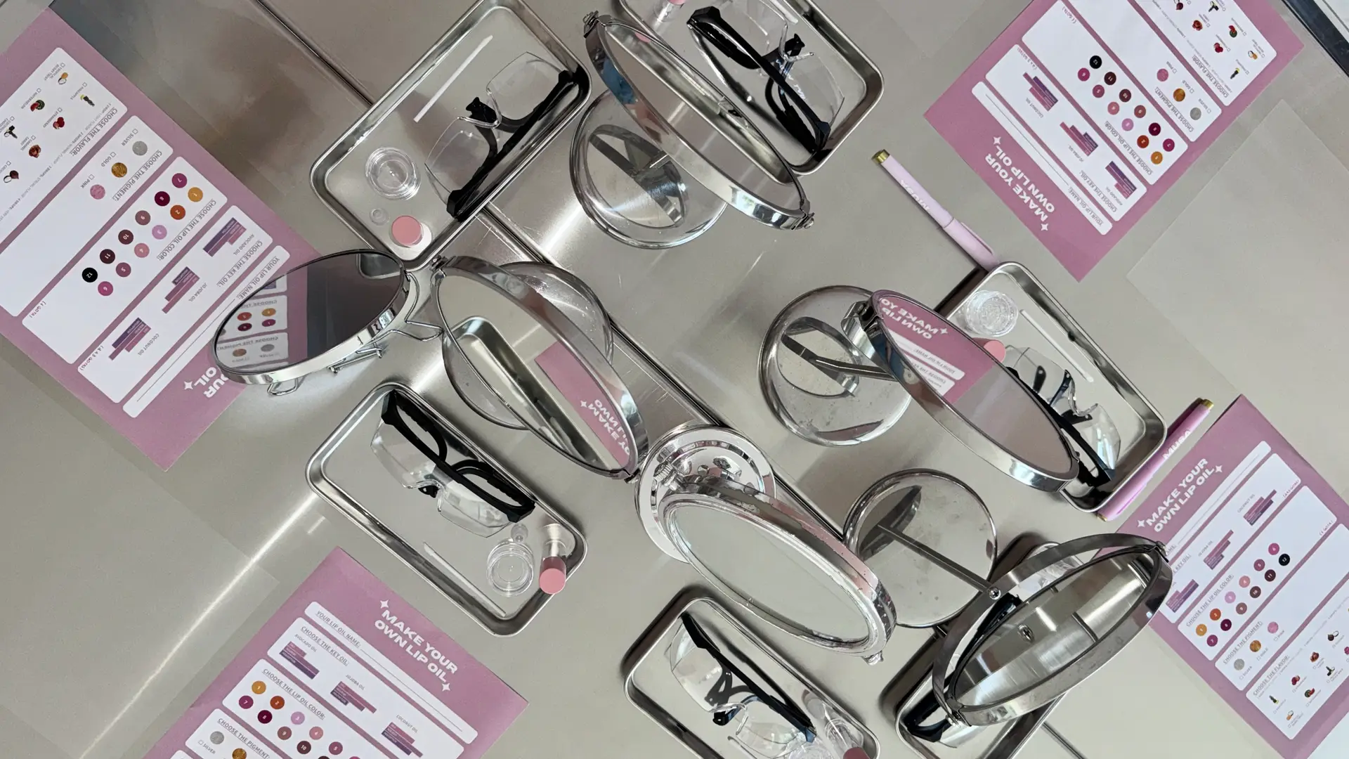 Já pensou em criar o seu próprio lip oil? Descubra a experiência única da Musa Lab